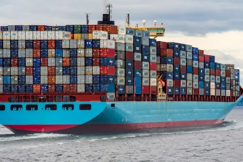 Docker Compose 生产环境最佳实践：从开发到部署的完整配置