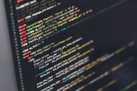PHP 8.4新特性实战：属性钩子、非对称可见性与JIT性能革命